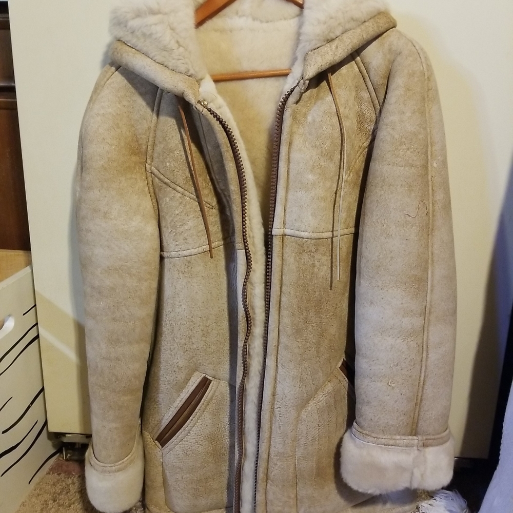 Beautiful French Creek Sheep and Wool Co. Women's Shearling Suede Coat Size 12